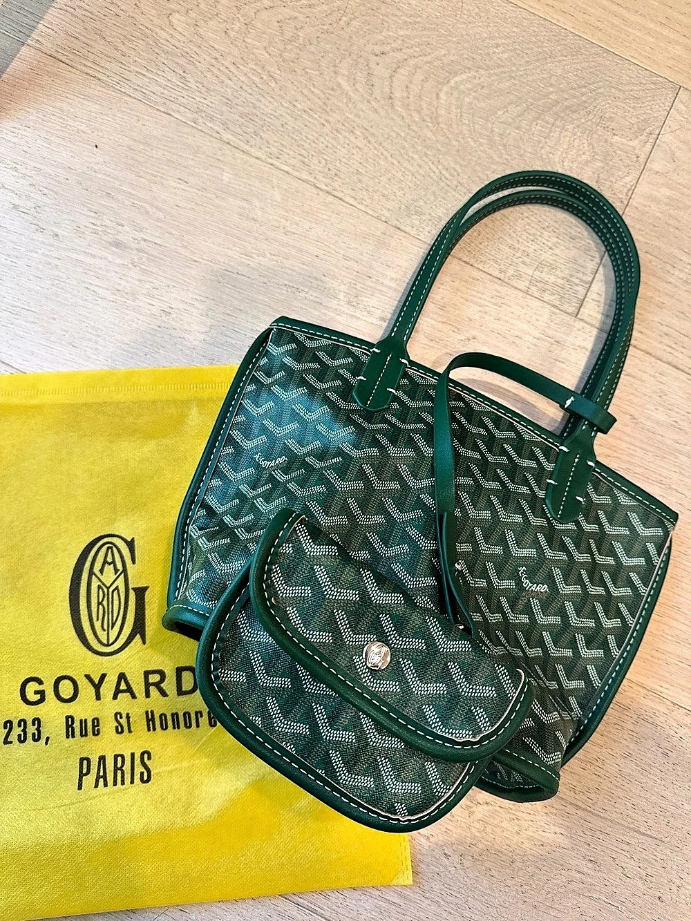Designer Inspired Tote in Green Like New